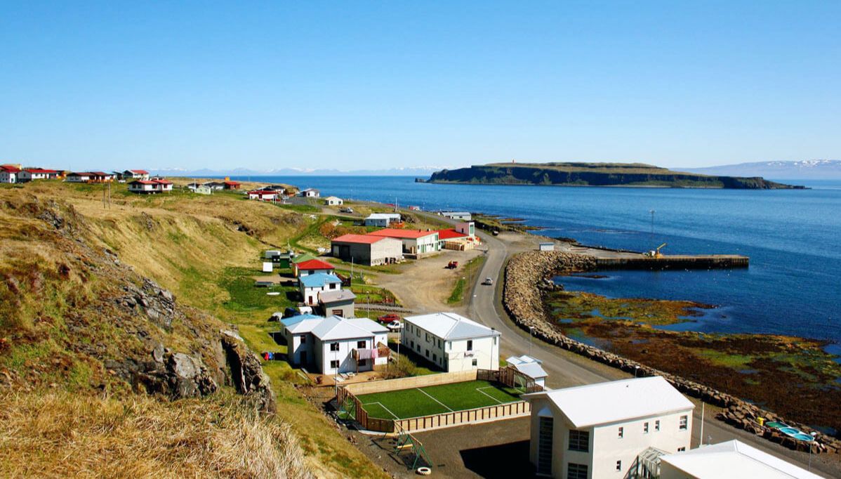 Kaldrananeshreppur óskar eftir að ráða í tvær stöður hjá leikskóla sveitarfélagsins sem áætlað er að opna á næsta skólaári. 
